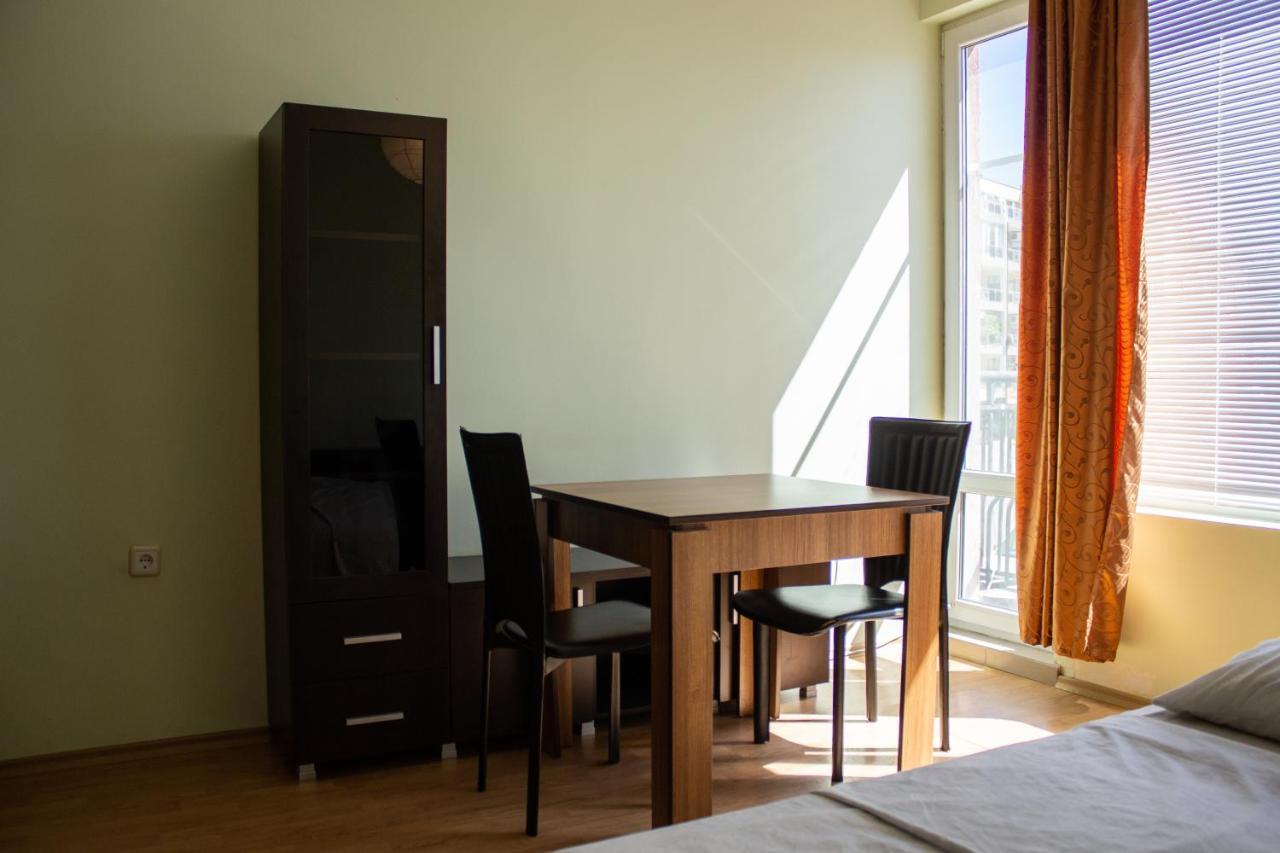 Central Couch Studio Pomorie Exterior foto